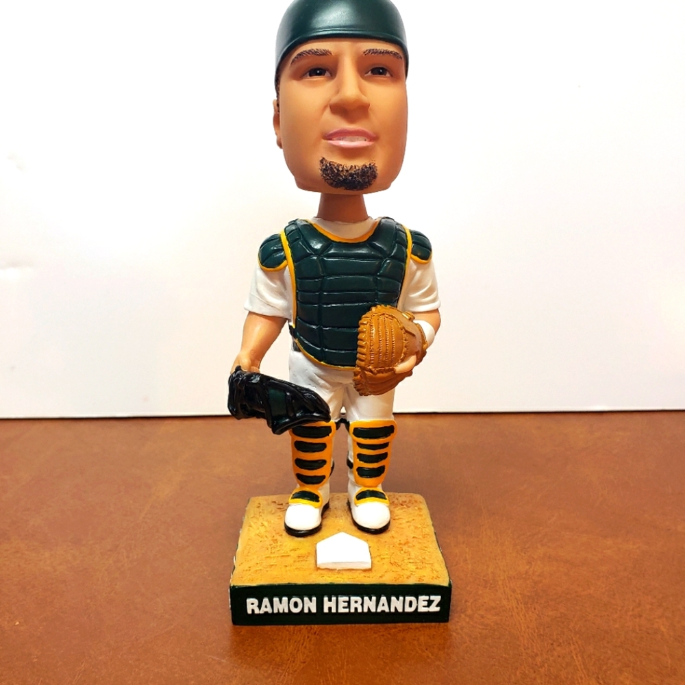 RAMON HERNANDEZ Bobblehead 2003